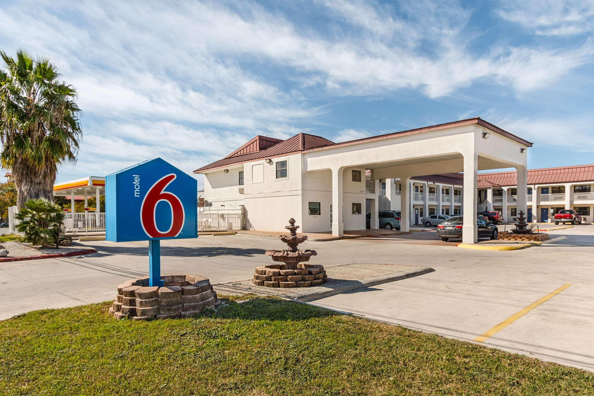 Vista Exterior Motel 6 San Marcos, TX - North