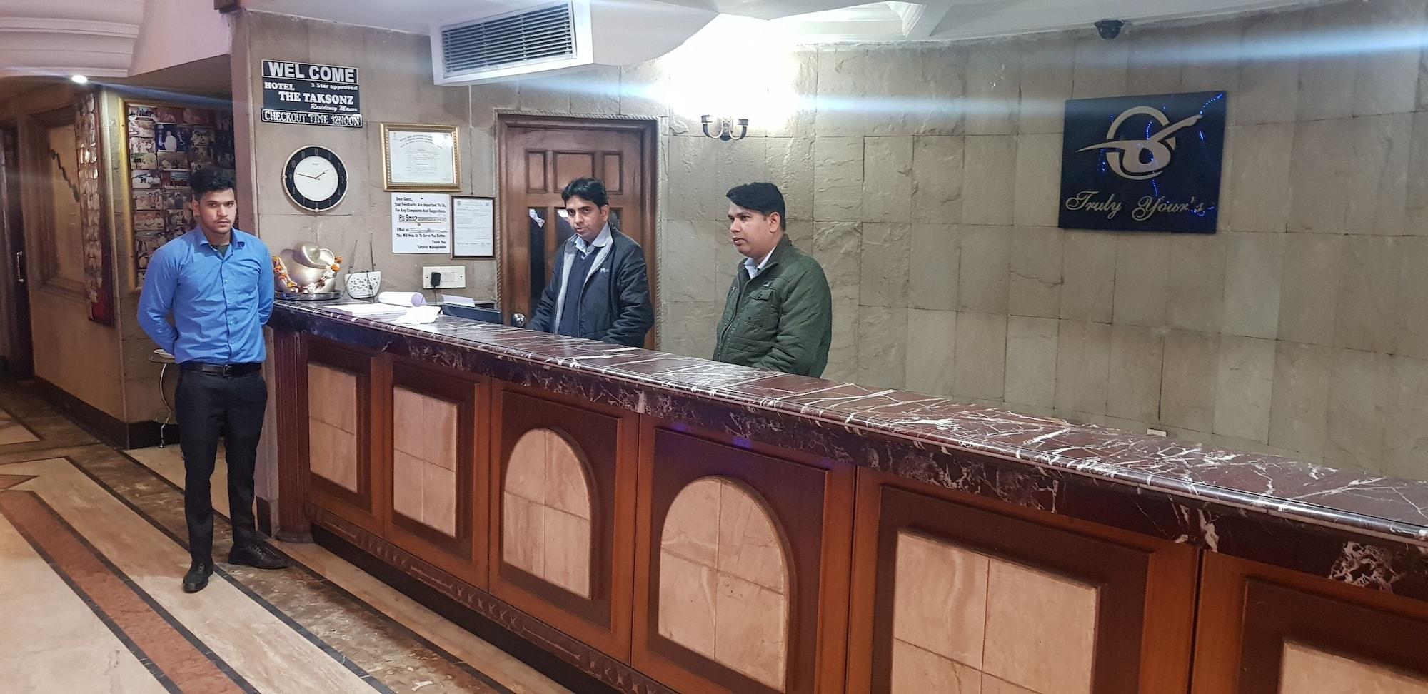 Vista Exterior Hotel The Taksonz