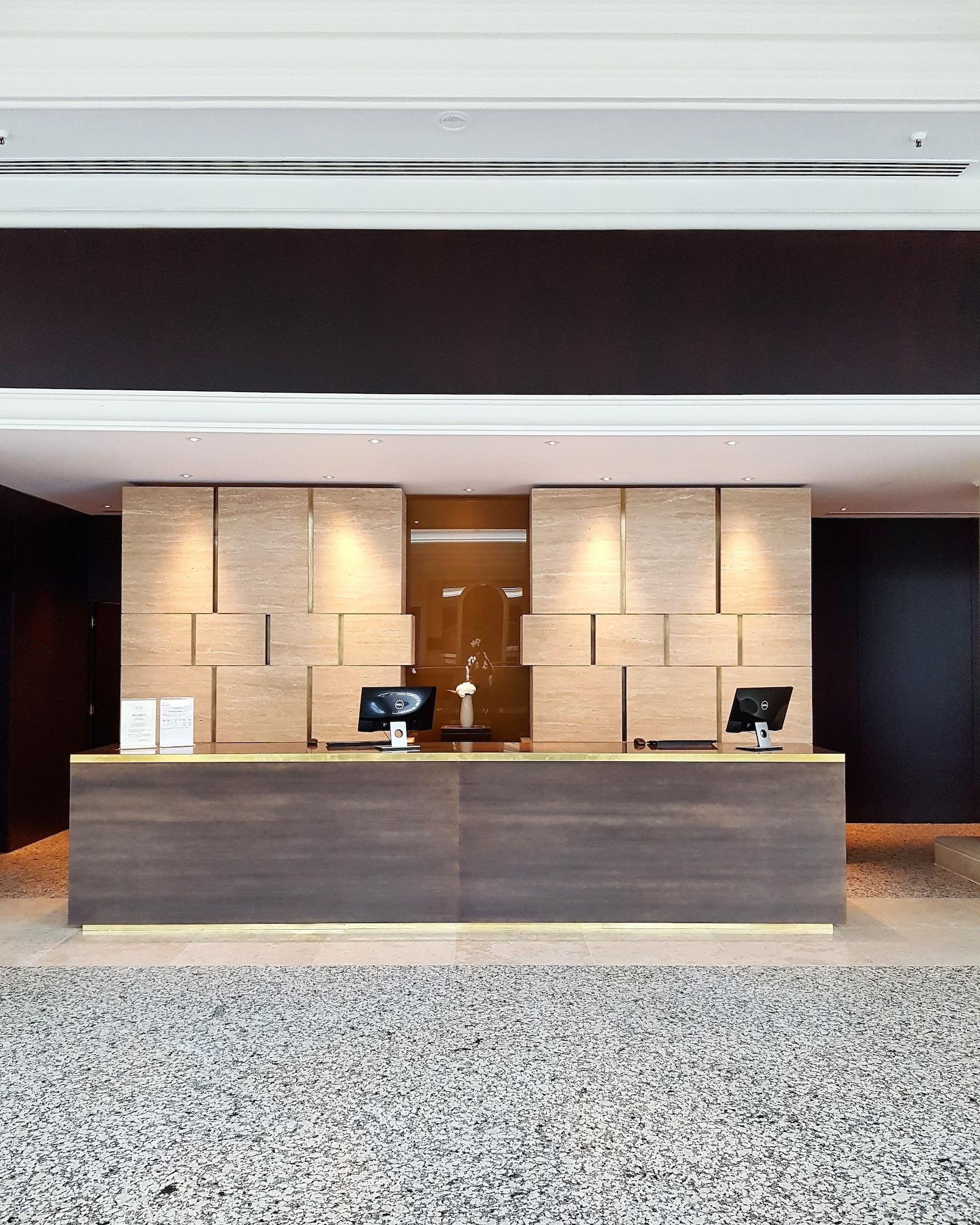 Vista Lobby Hyatt Regency Belgrade
