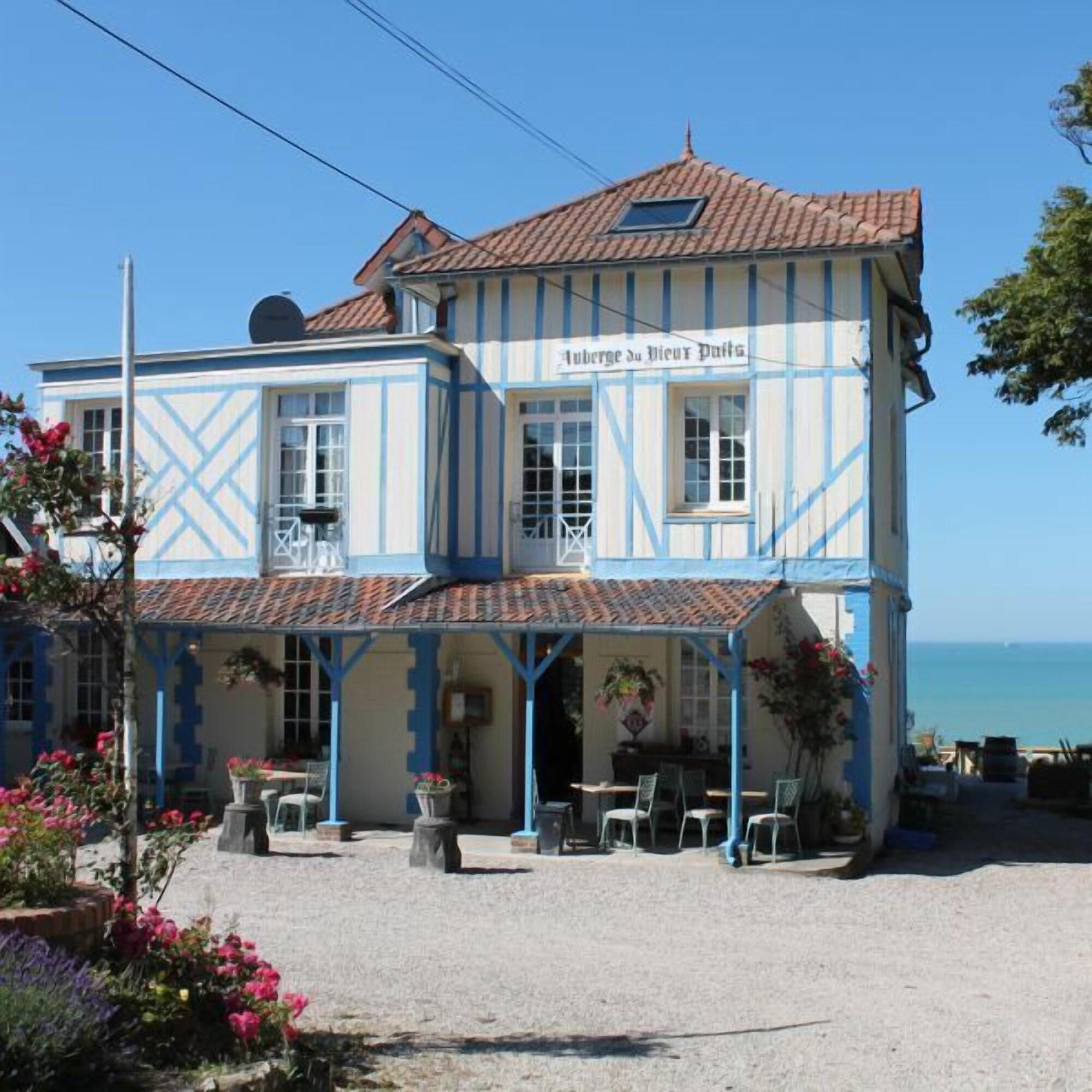 Varios Auberge du vieux puits