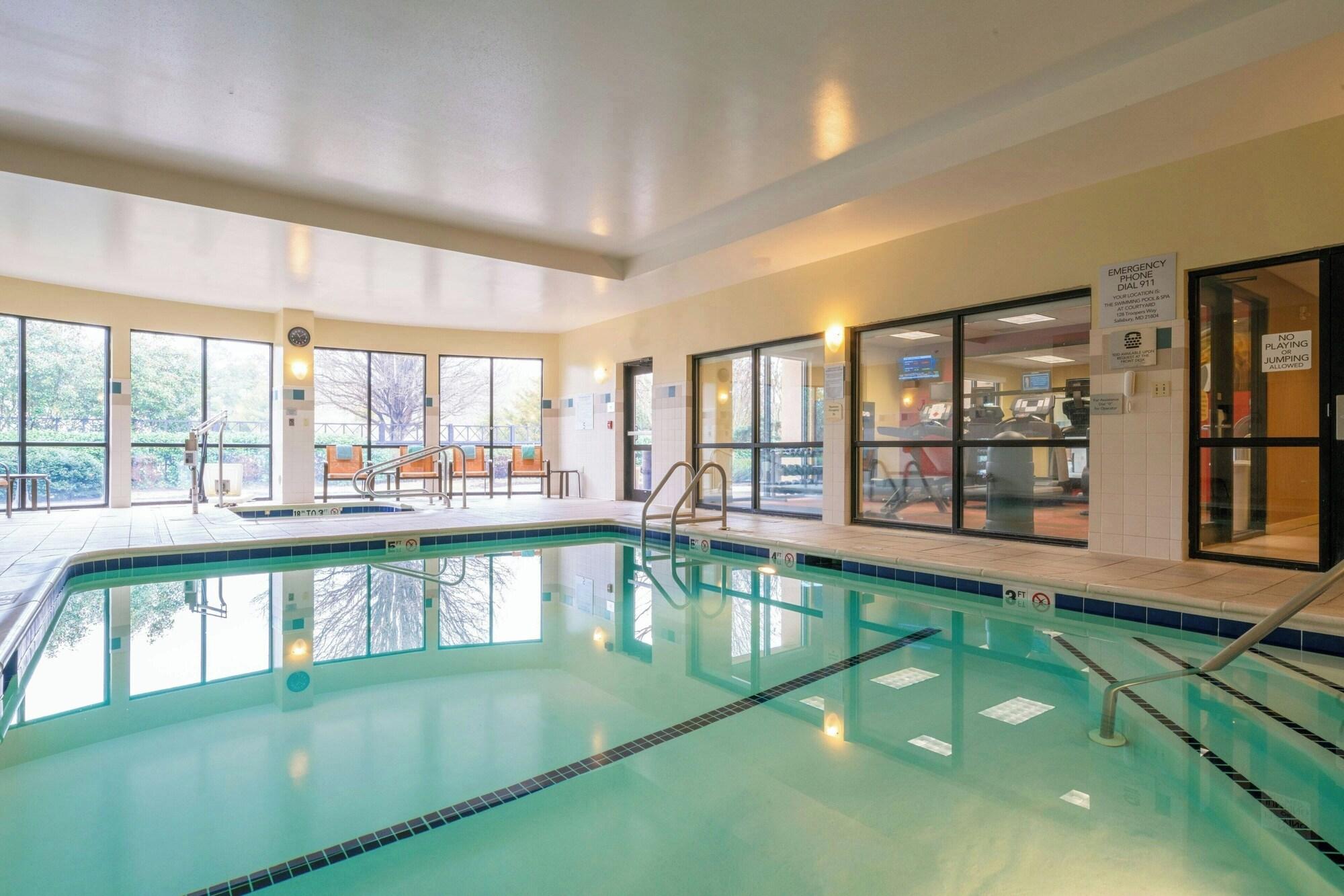 Vista Piscina Courtyard by Marriott Salisbury