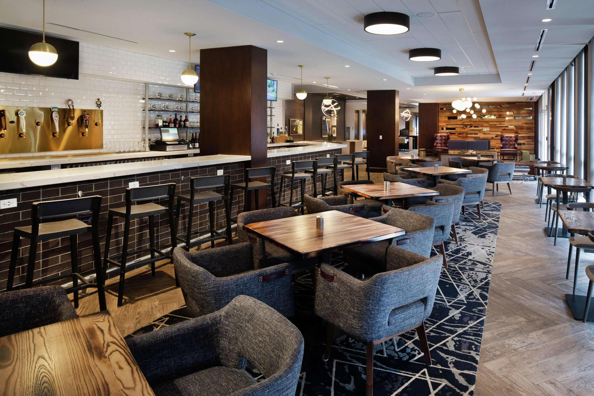 Bar/Salón DoubleTree by Hilton Jamestown
