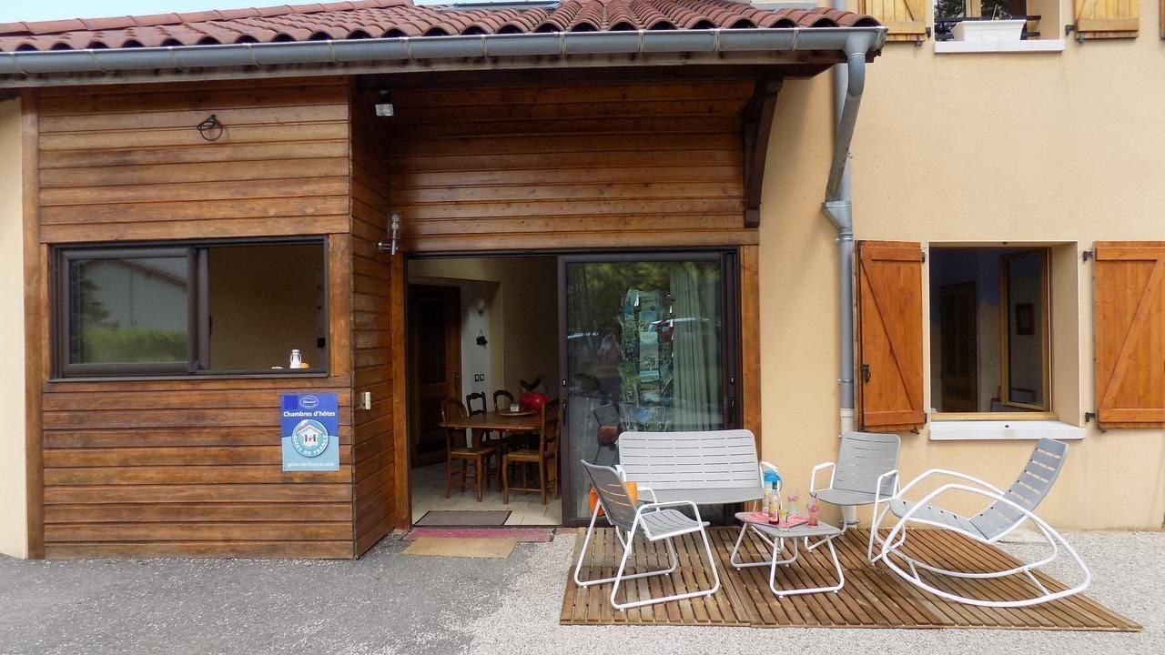Vista Exterior Le Grand Noyer