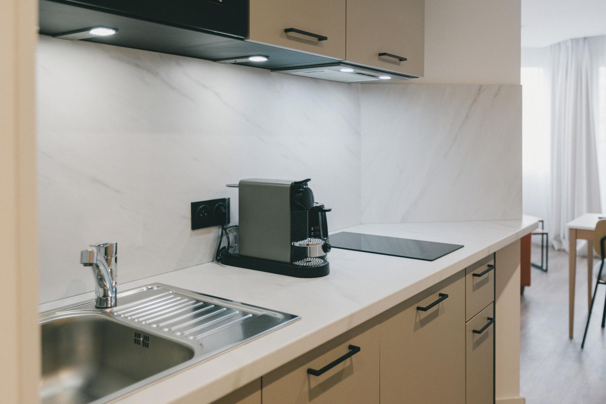 Equipamiento de Habitación Miranove