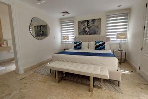 Alquiler Vacacional - Luxury Sunshine Villa -outdoor movie screen & pool heated(50x17ft), CHEF & staff