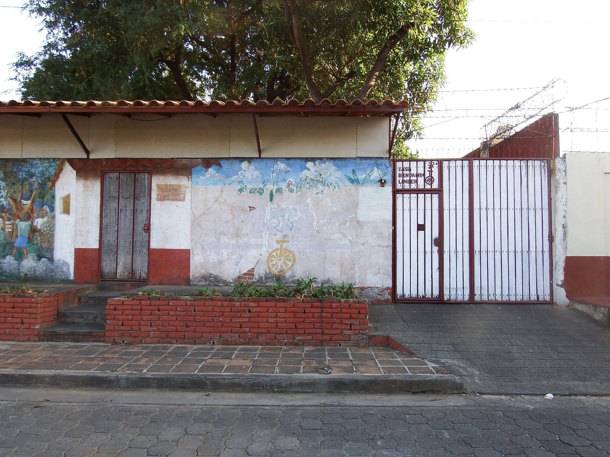 Vista Exterior Casa Benjamin Linder