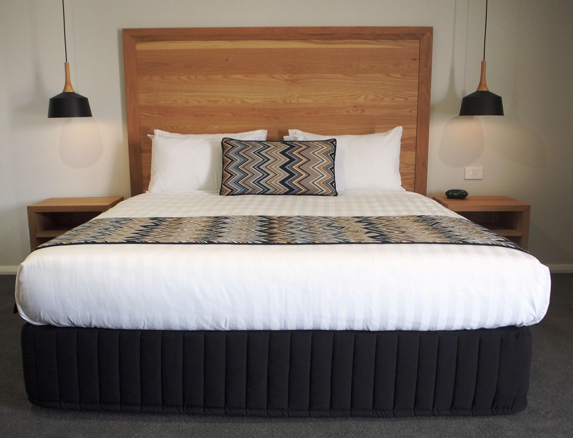 Varios Euston Motel