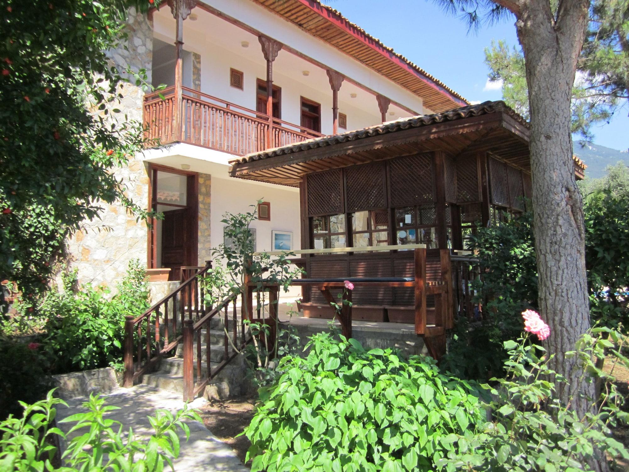 Vista Exterior Elze Hotel