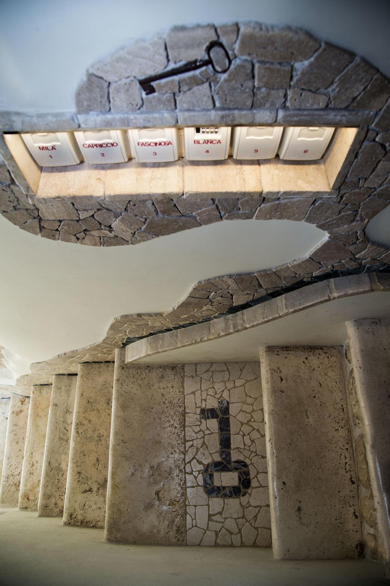 Varios L'Angolo di Gaudì