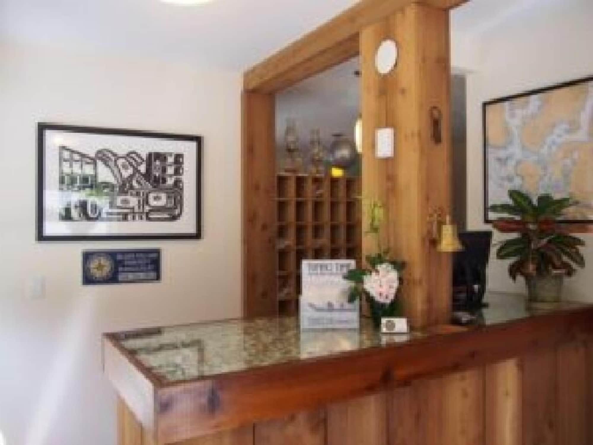 Vista Lobby Tofino Motel Harborview