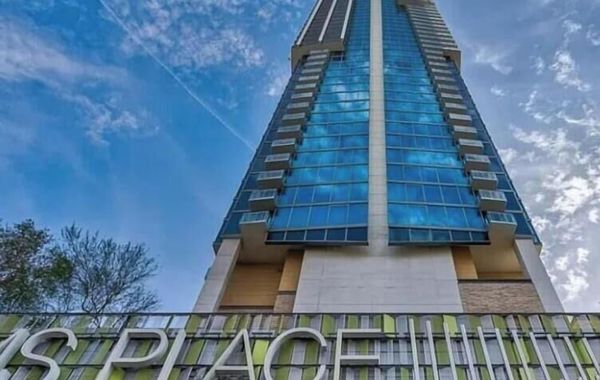 Palms Place Hotel - High Floor Suite