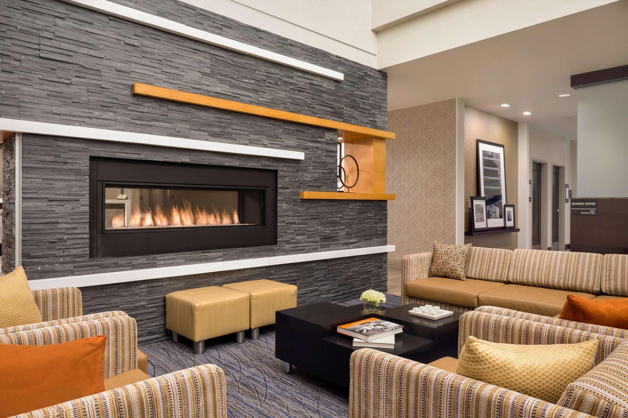 Vista Lobby Hampton Inn & Suites Rosemont Chicago O'Hare