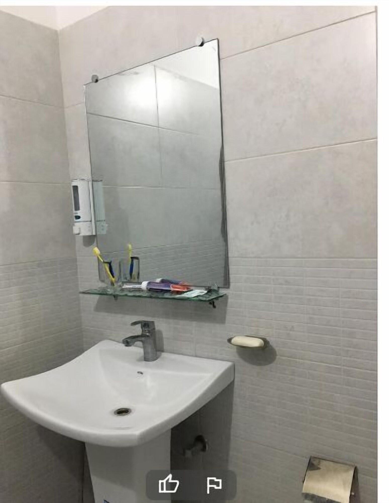 Equipamiento de Habitación Metro Hotel