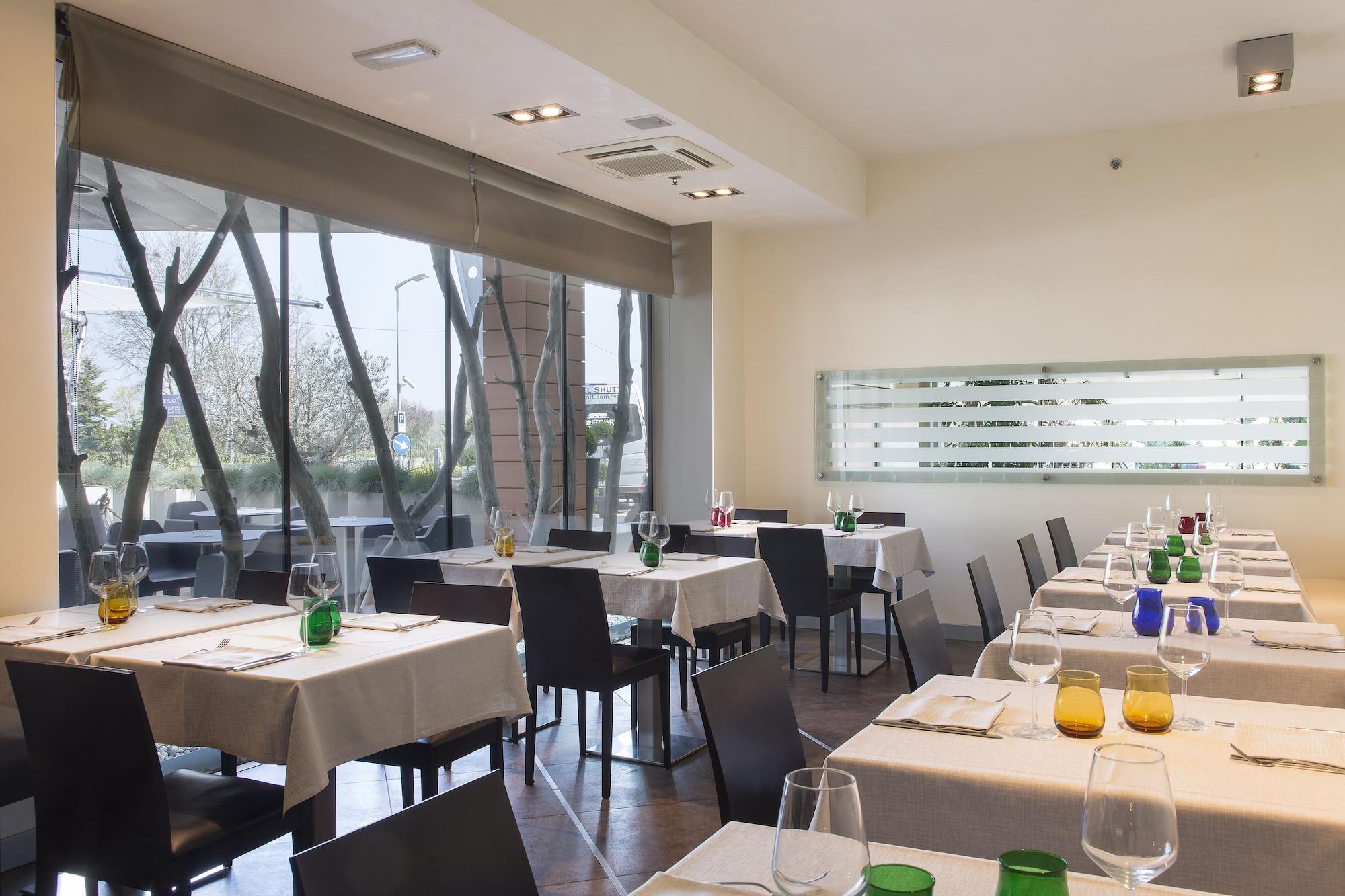 Restaurant Courtyard by Marriott Venice Airport