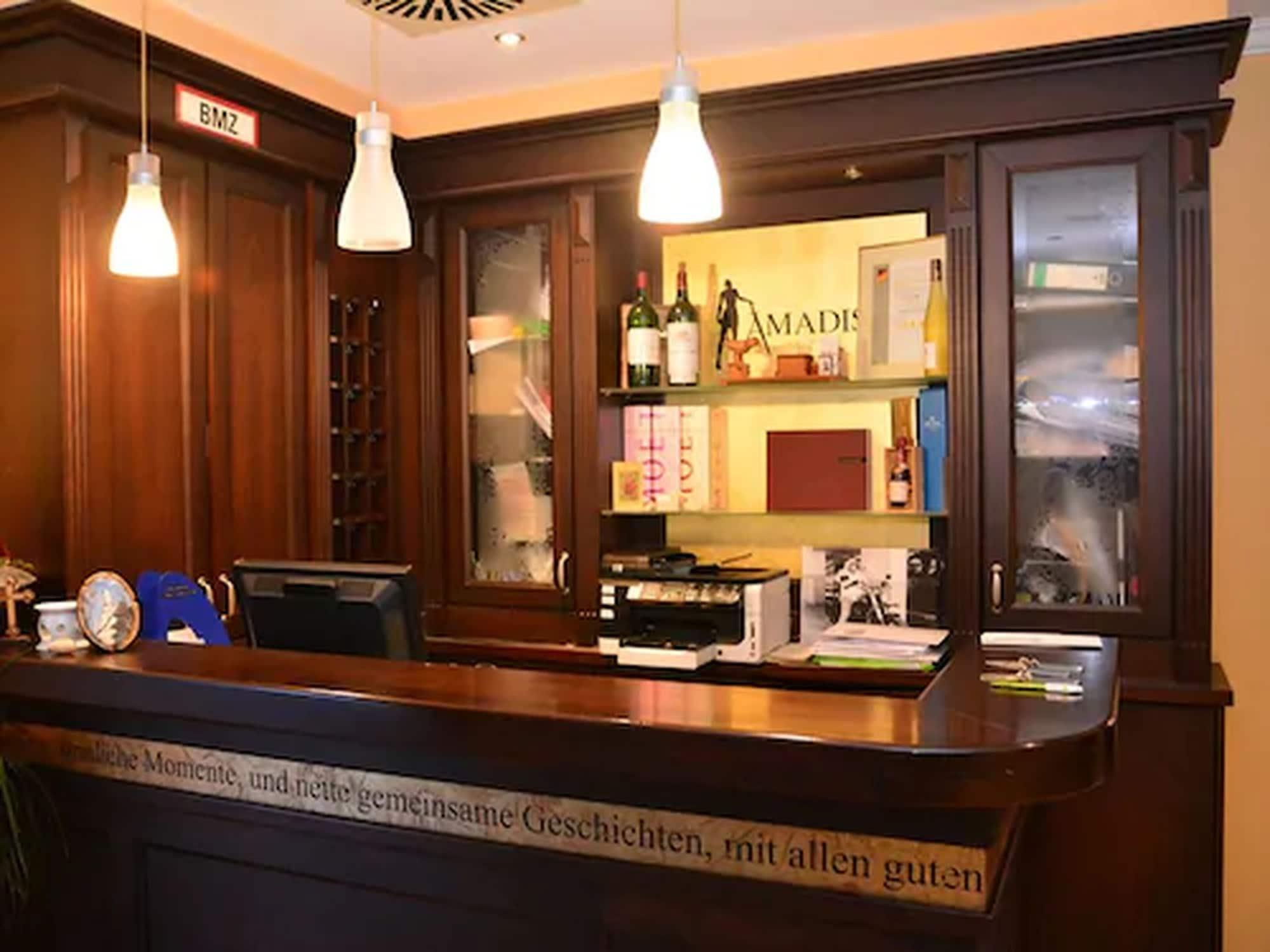 Vista Lobby Amadis Hotel