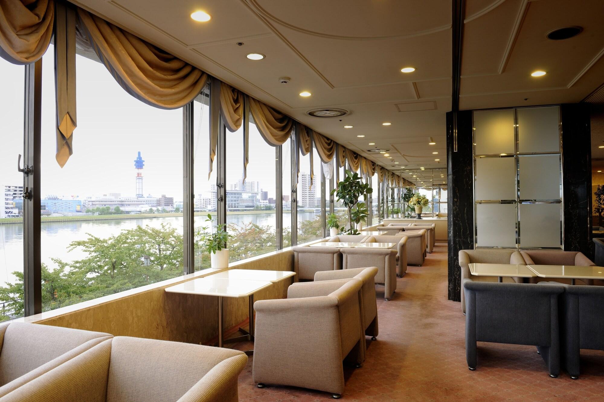 Bar/Salón Hotel Okura Niigata
