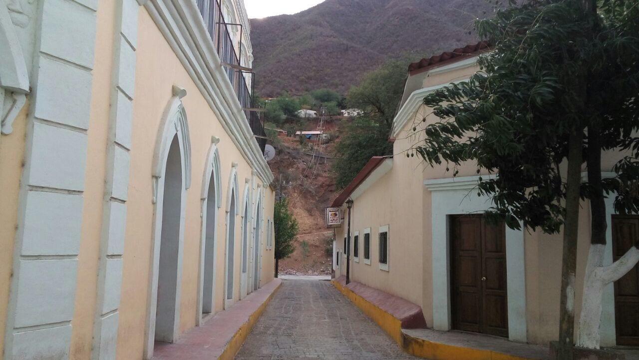 Varios Hotel Mary