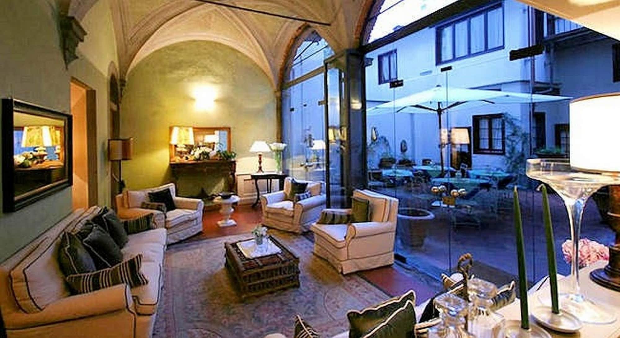 Bar/Salón J And J Historic House Hotel