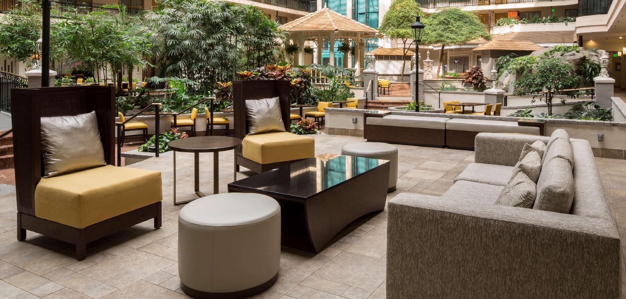 Vista Exterior Embassy Suites by Hilton Anaheim North
