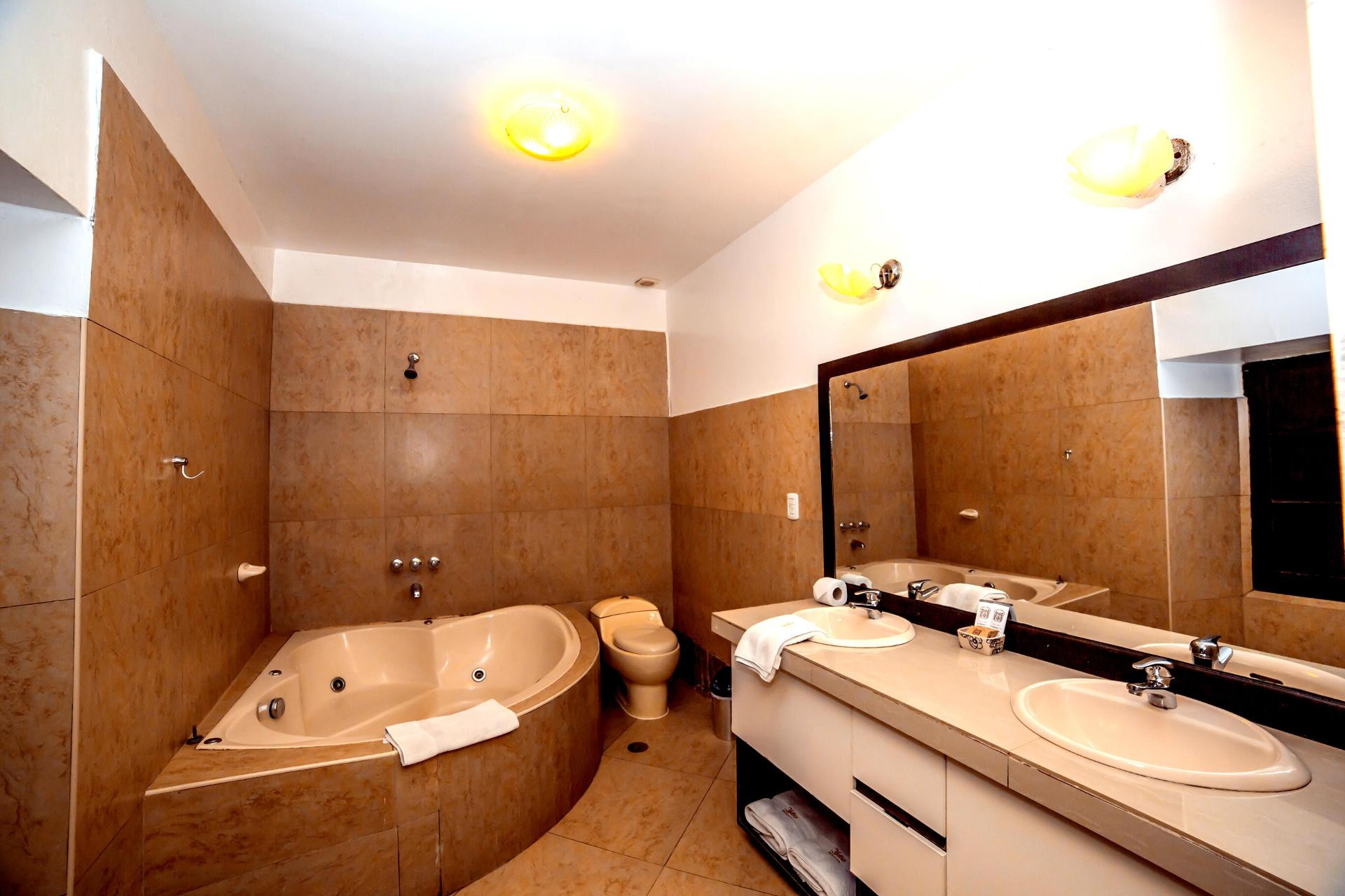 Bathroom Yabar Hotel Cusco Suite