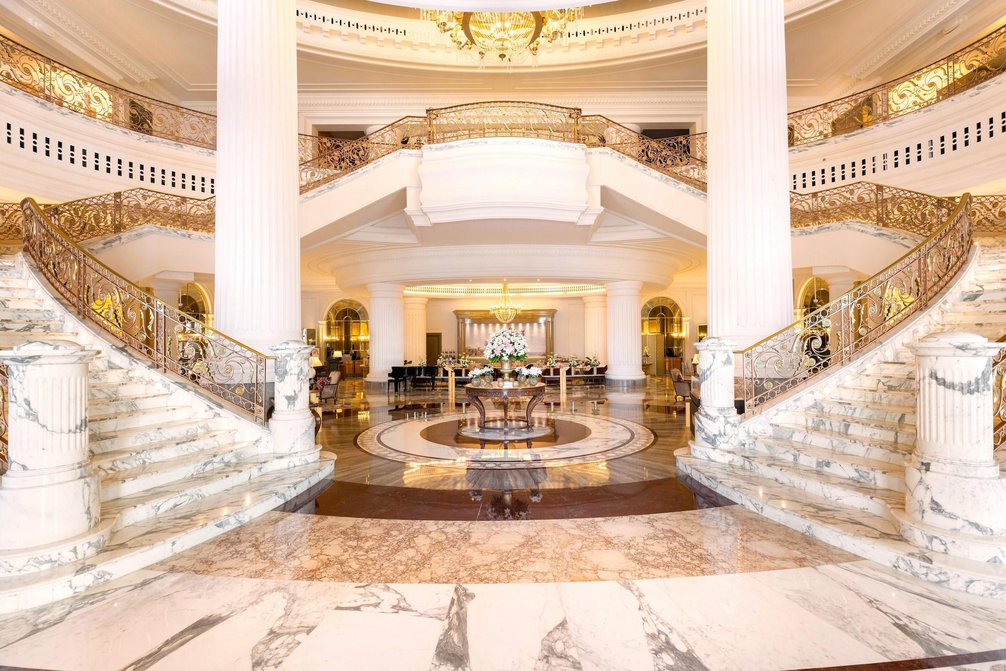 Vista Lobby Al Habtoor Palace