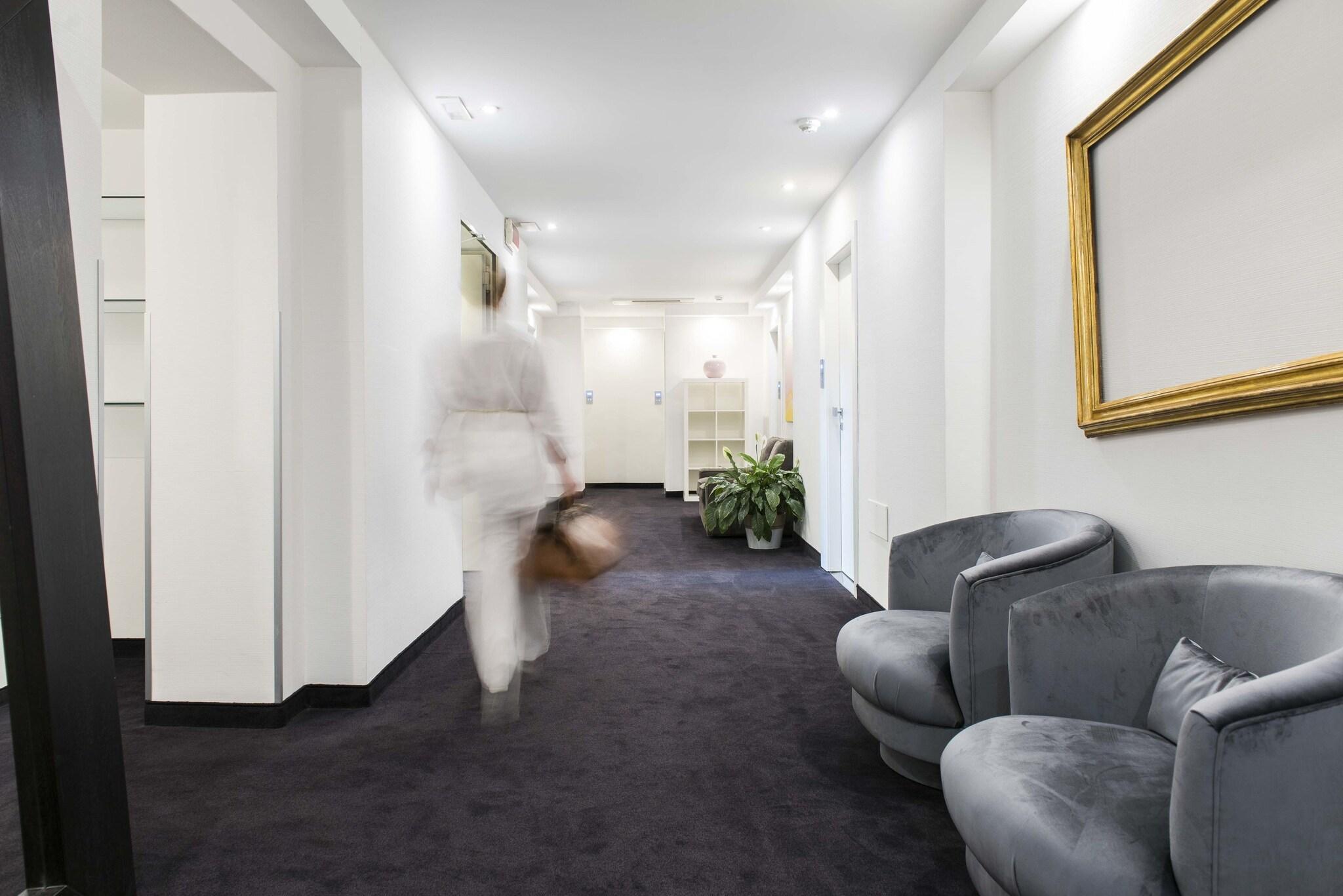 Varios Hotel Montestella