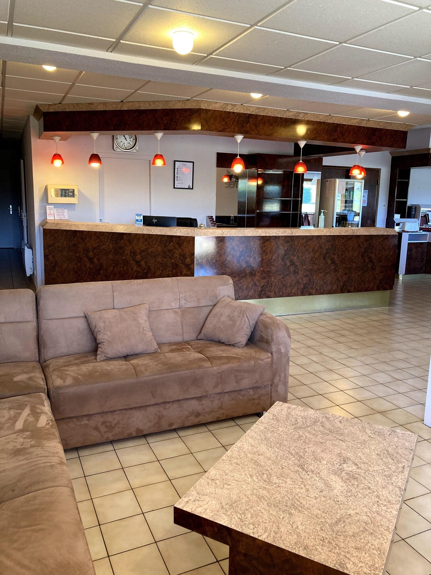 Vista Lobby Brit Hotel Essentiel Moulins Avermes