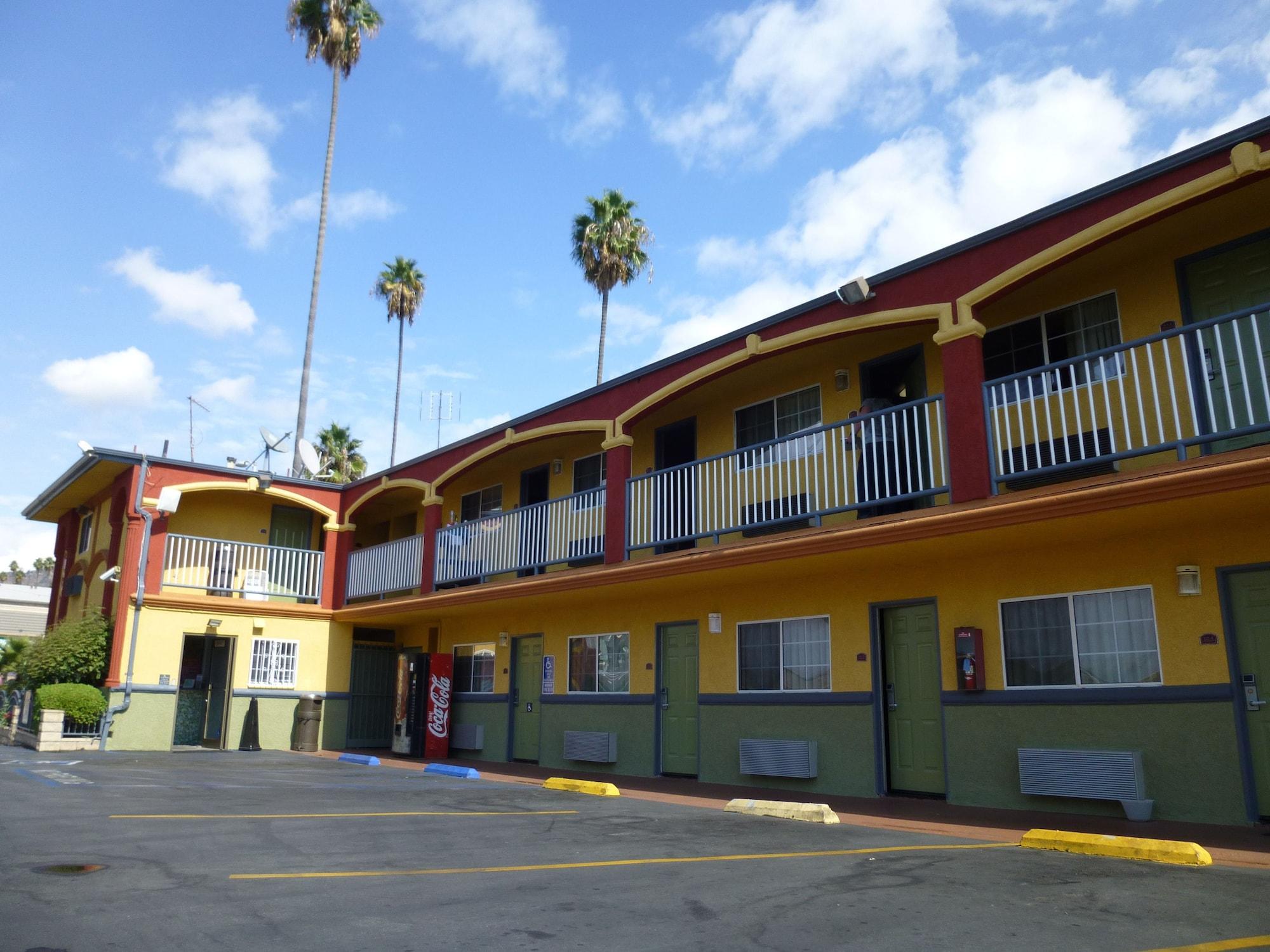 Comodidades del Alojamiento Economy Inn Hollywood