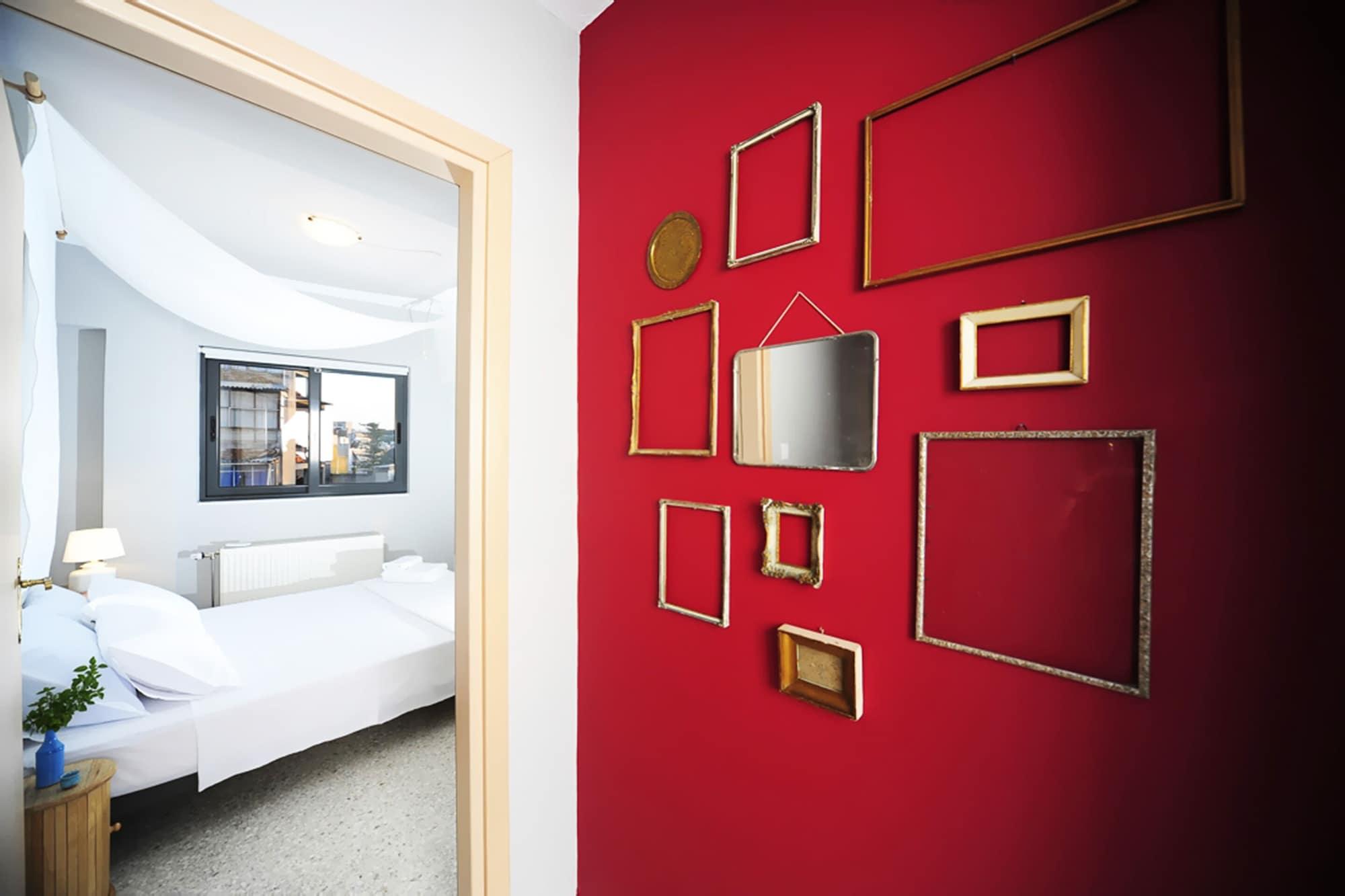 Varios Live in Athens, Psyrri Central Apartments