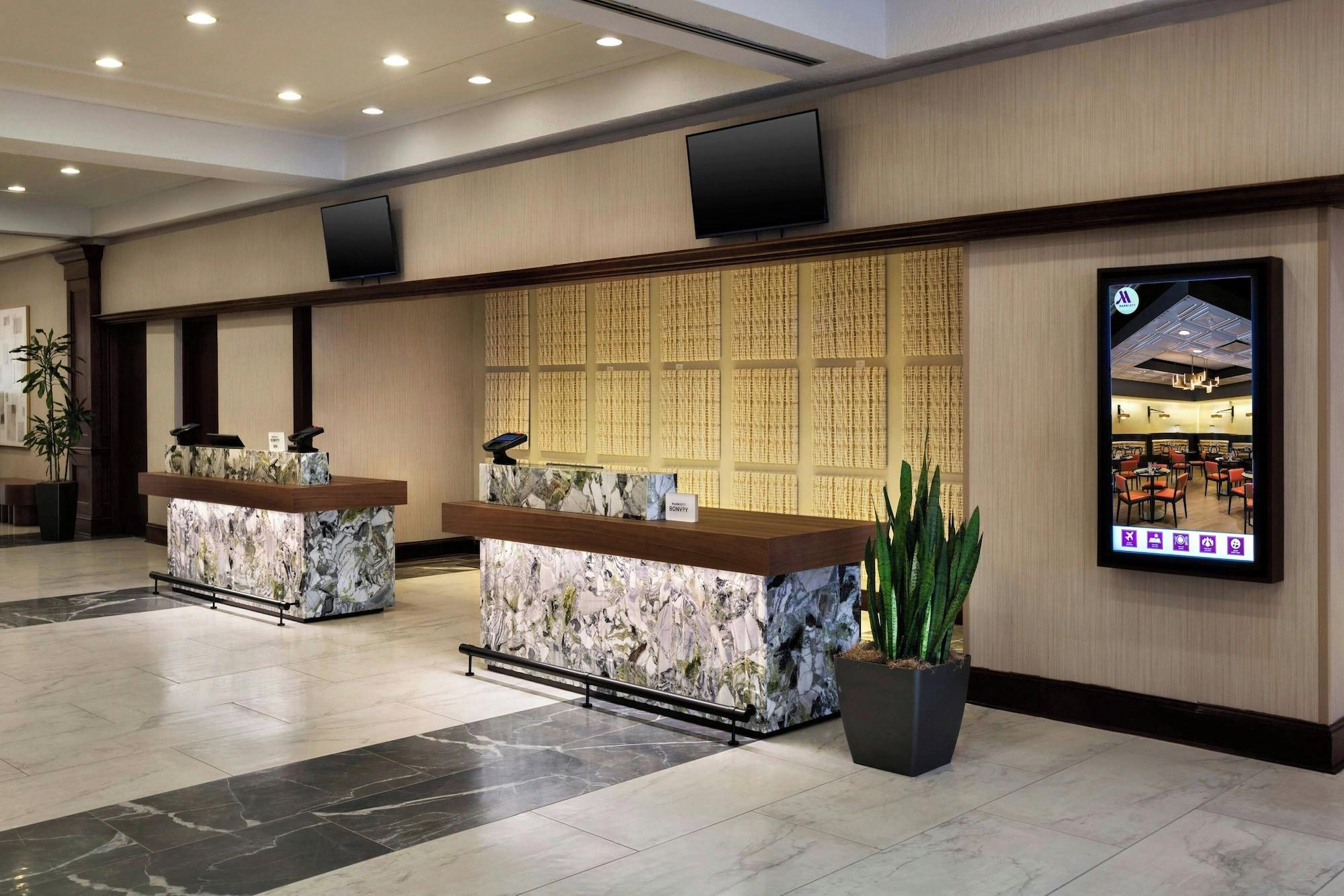 Vista Lobby Buffalo Marriott Niagara
