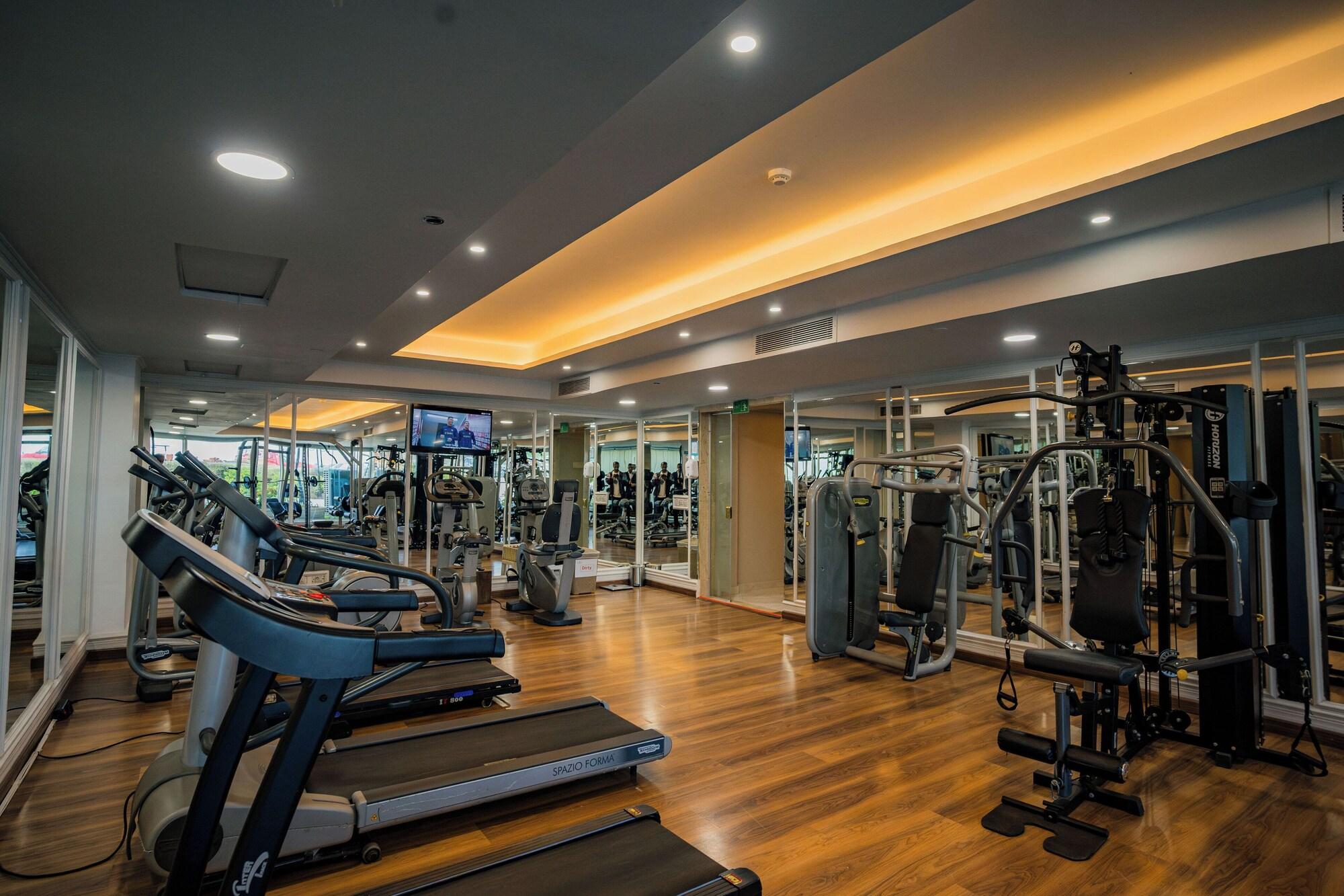Academia SUNRISE Alex Avenue Hotel