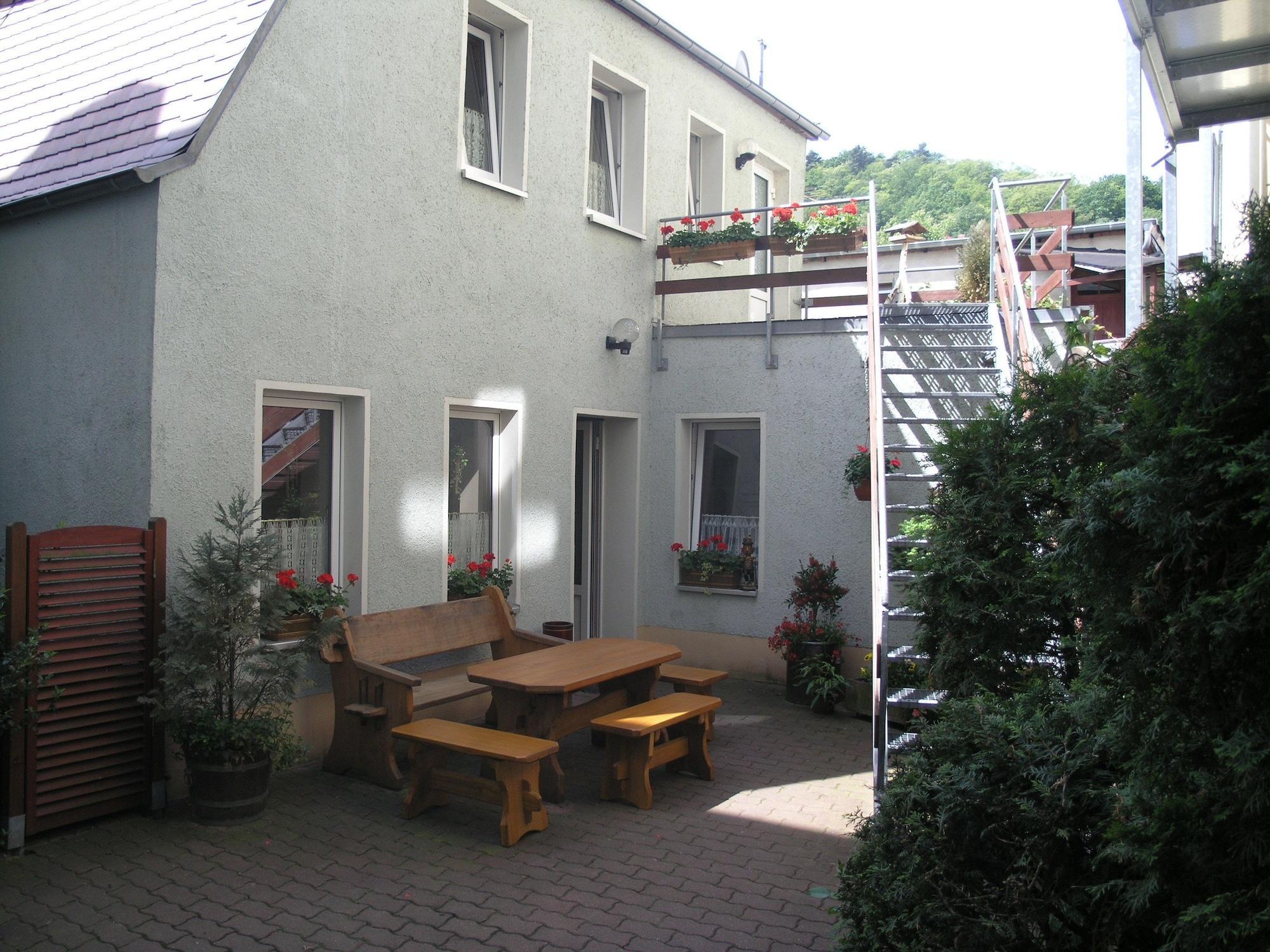 Varios Pension Triebischtal