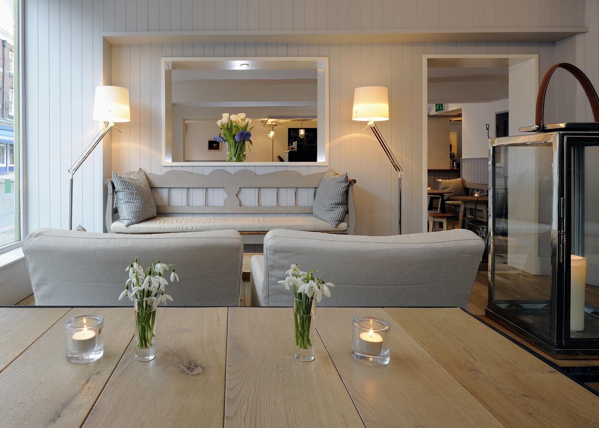 Vista Lobby Lion and Pheasant Hotel