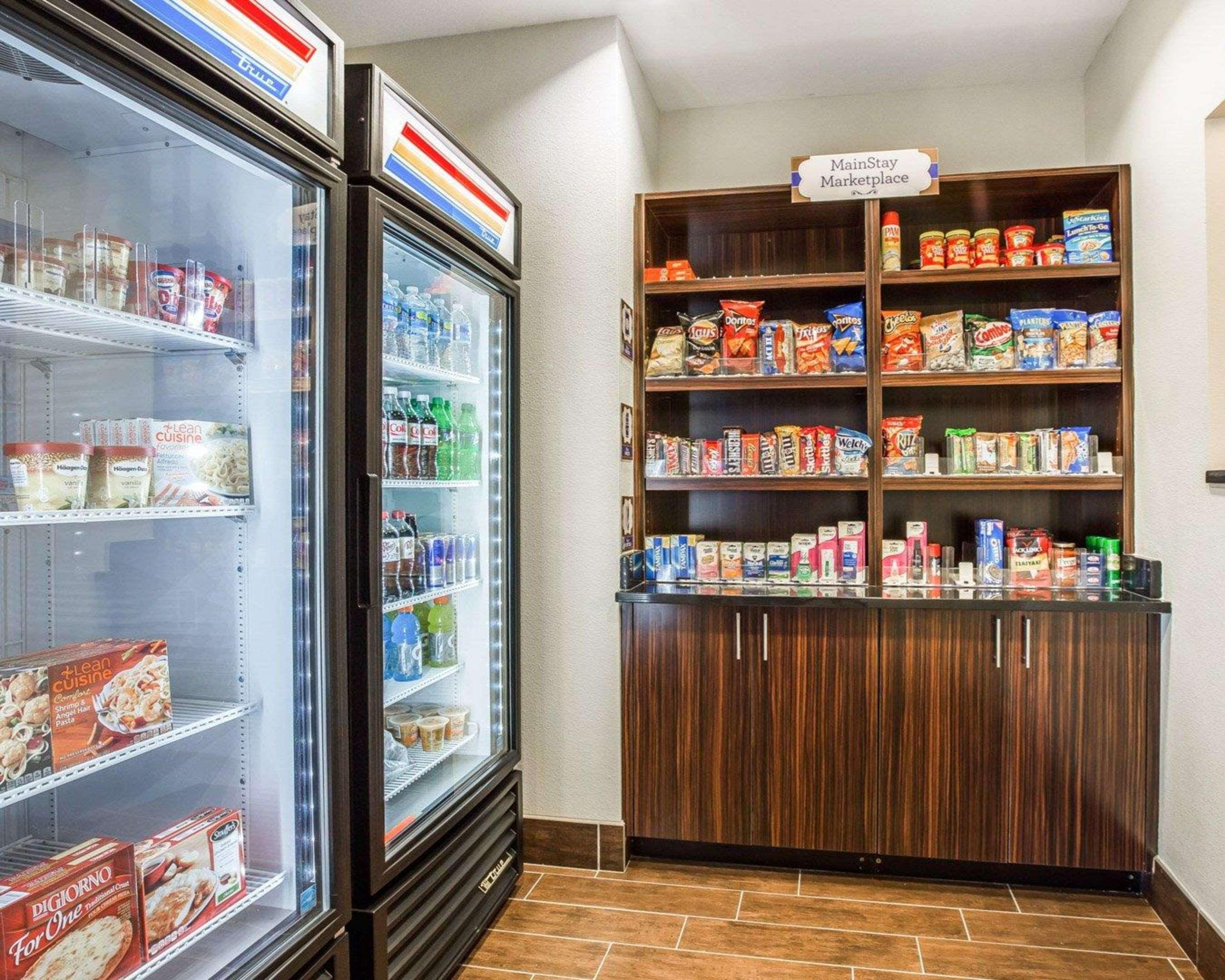 Vista Exterior MainStay Suites Cartersville - Emerson Lake Point