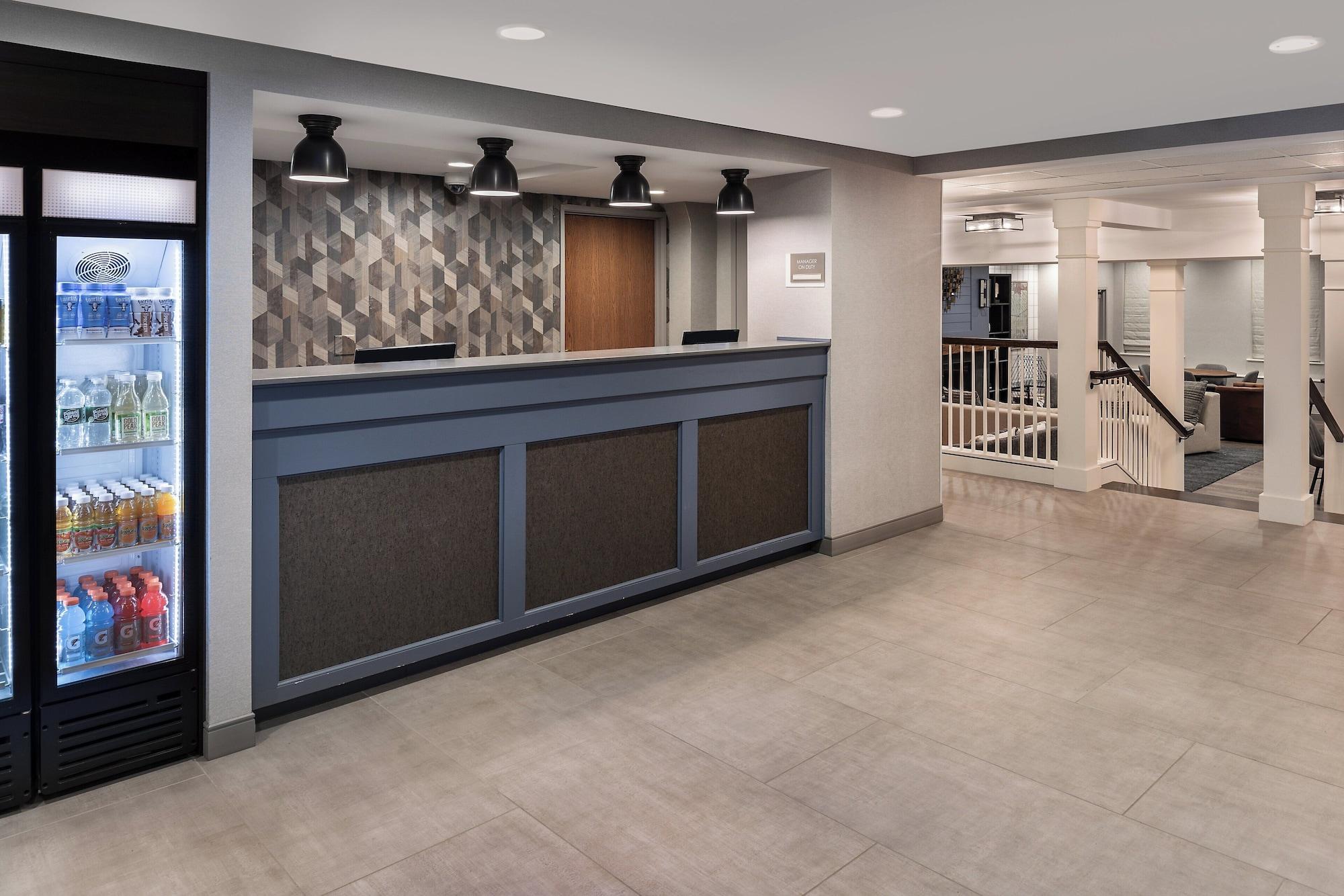 Vista Lobby Holiday Inn Express St Albans by IHG