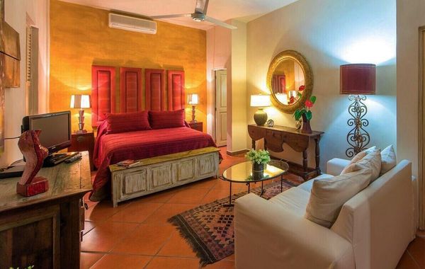 Discover this Mexican gem just a few blocks to the beach ,old town - Hoteles cerca de Malecón en Puerto Vallarta