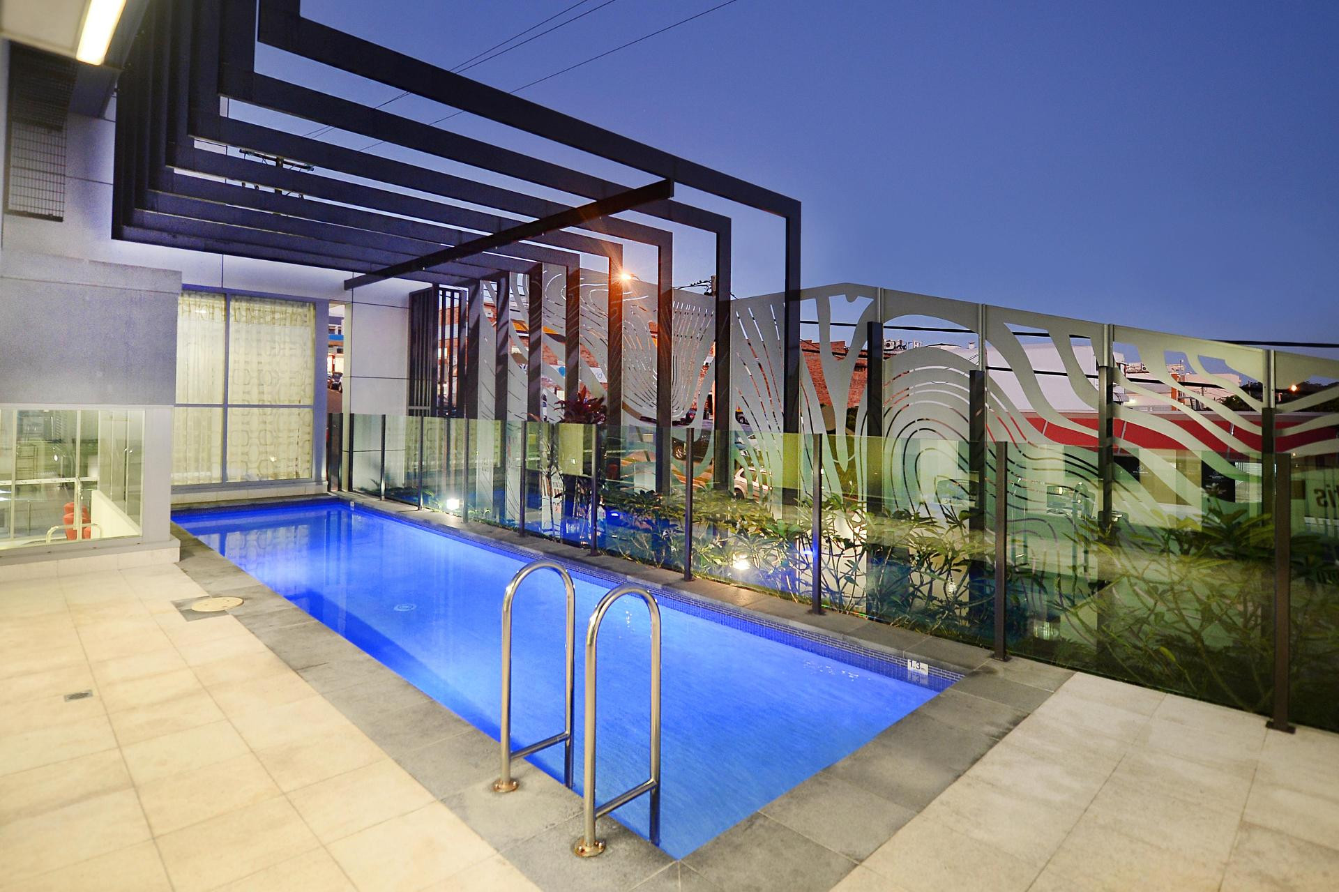 Vista Piscina Oaks Gladstone Grand Hotel