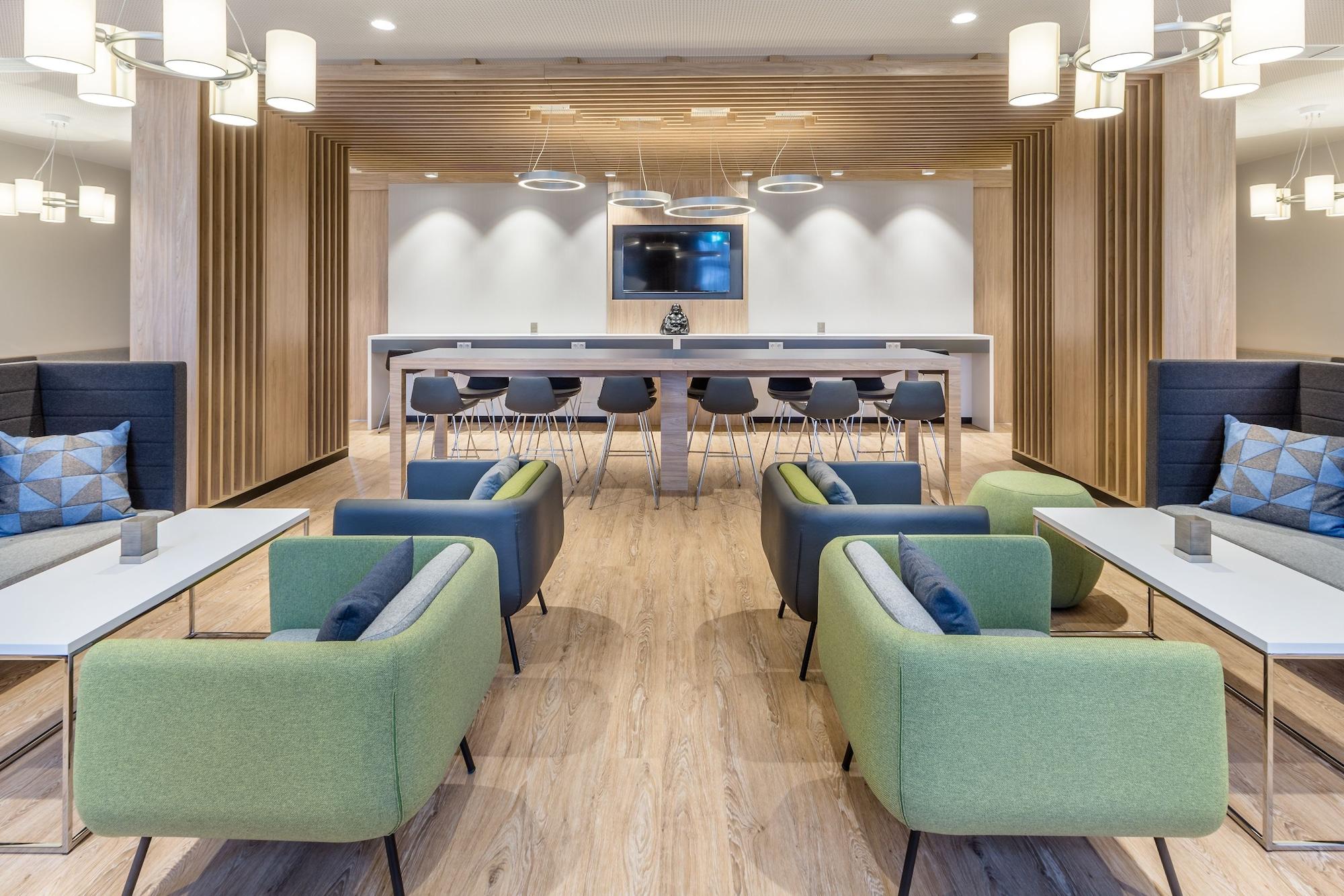Vista Lobby Holiday Inn Express Munich - City East by IHG