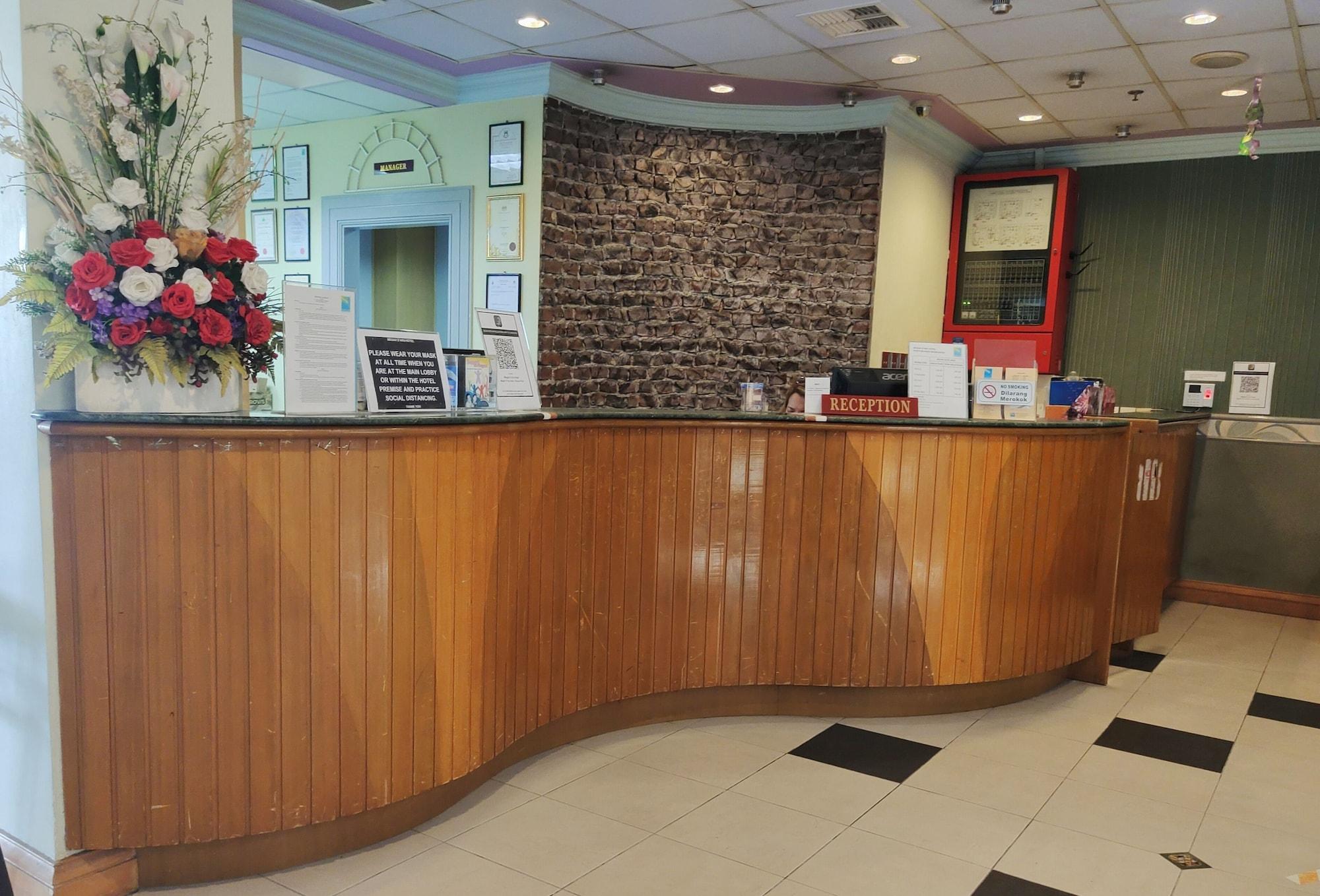 Vista Lobby Megah D'Aru Hotel