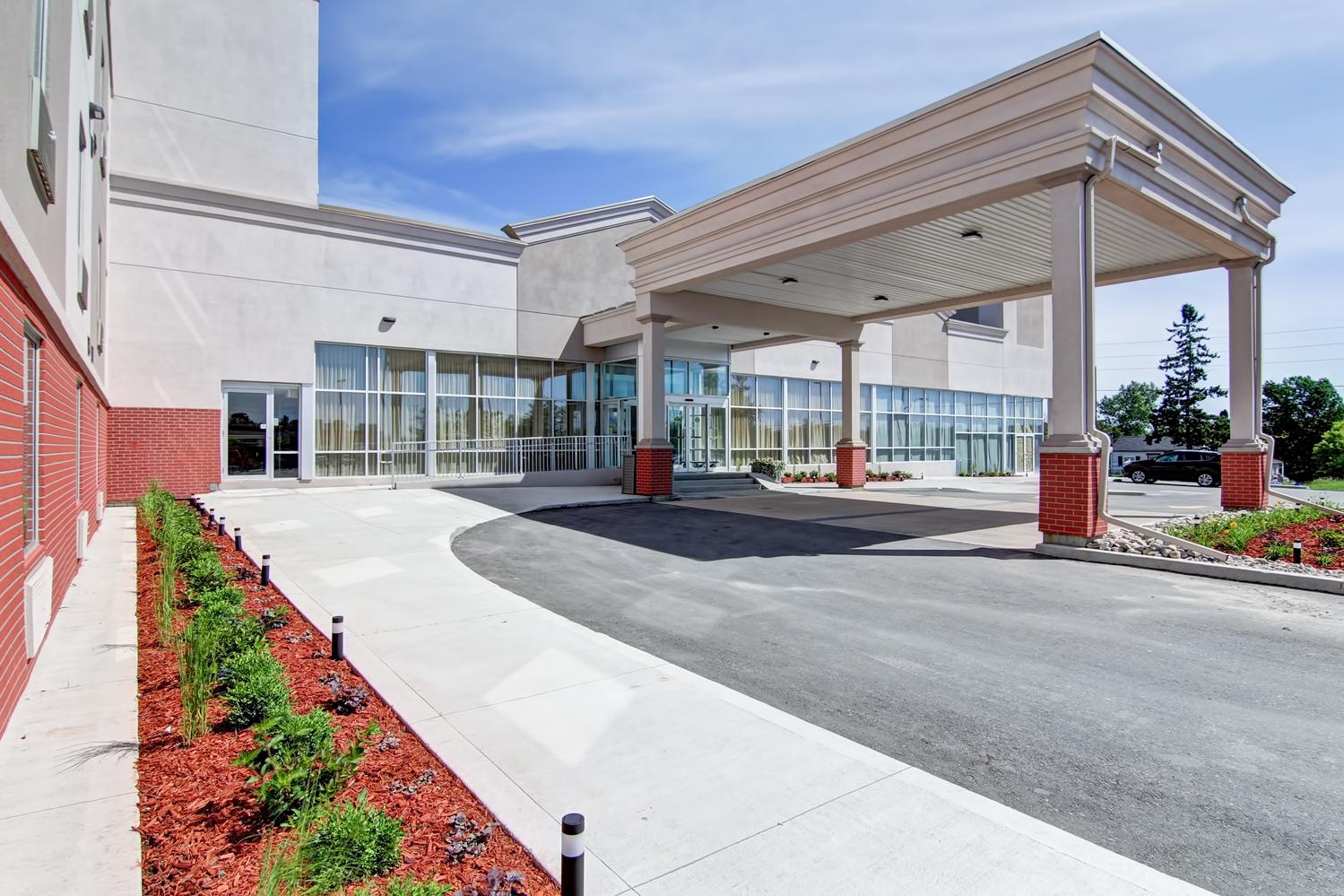 Vista Exterior Best Western Plus Bowmanville