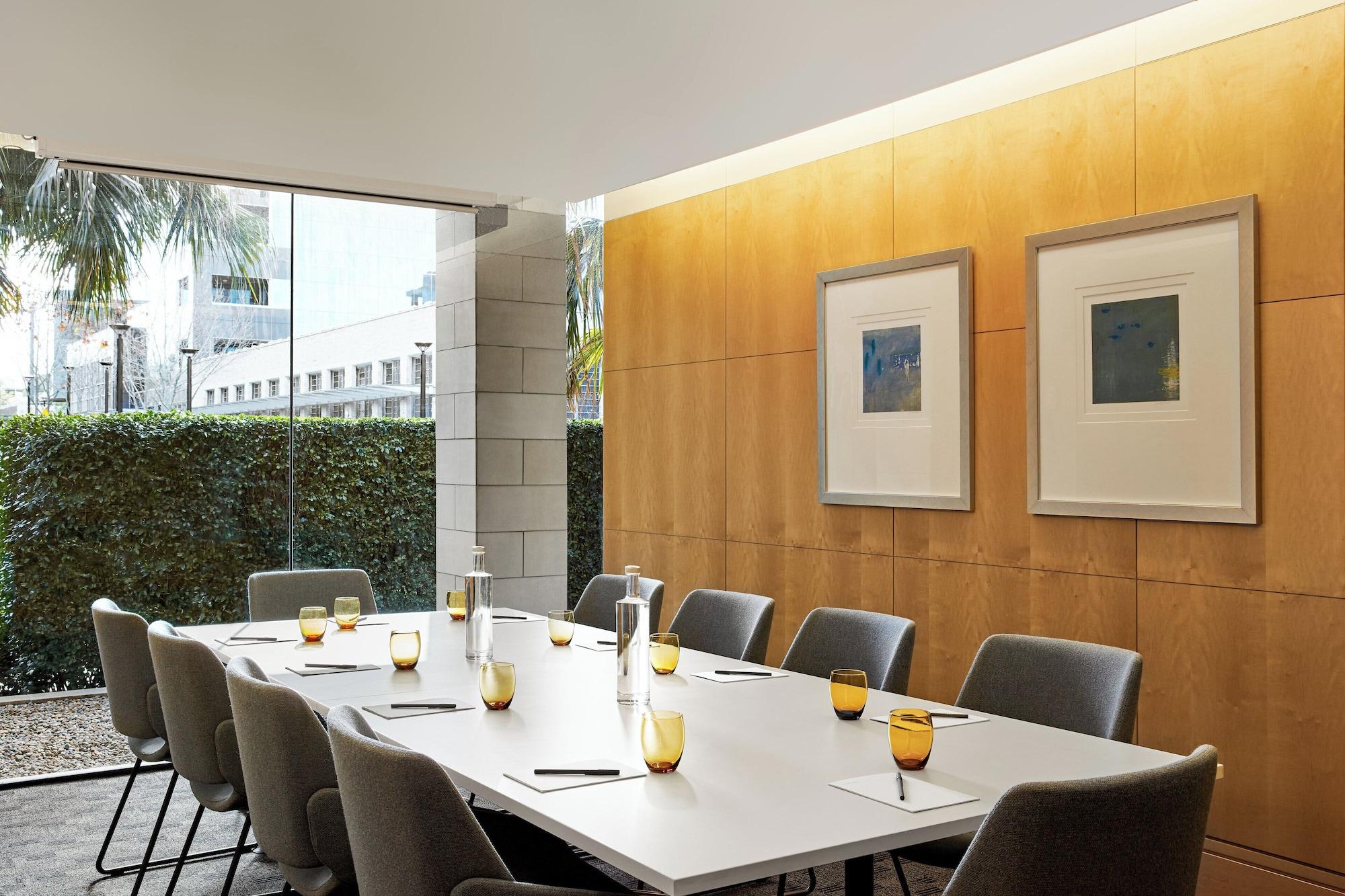 Sala de Reuniones Crowne Plaza Sydney Macquarie Park by IHG