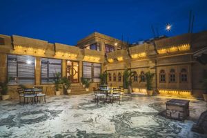 Alojamiento - Hotel Grand Khalifa