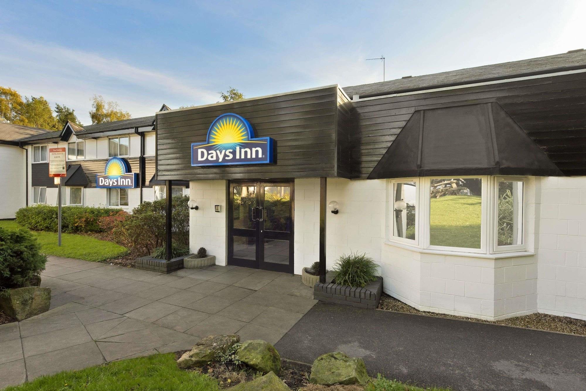 Vista Exterior Days Inn by Wyndham Fleet M3