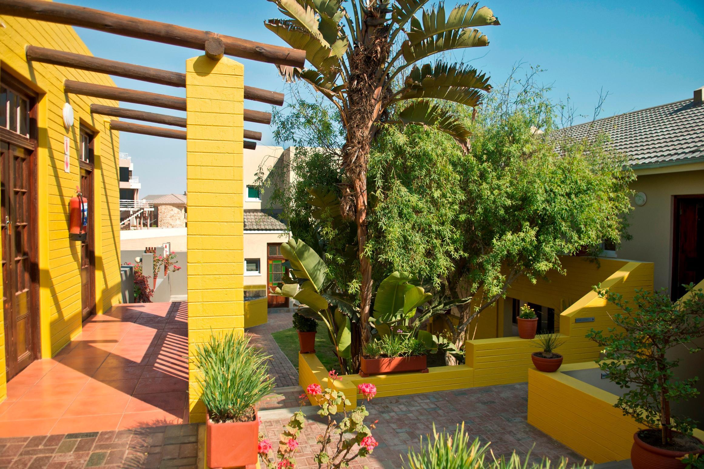 Vista Exterior Long Beach Lodge