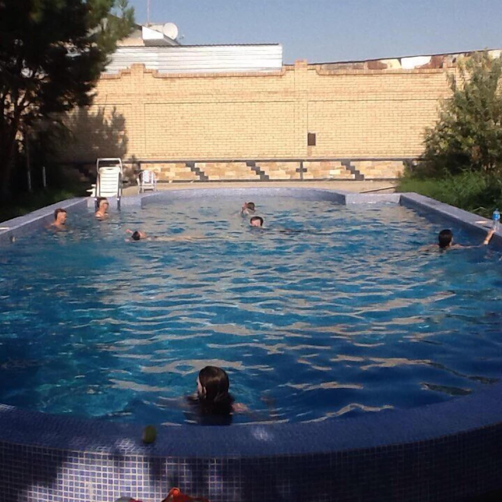 Vista Piscina May Weather