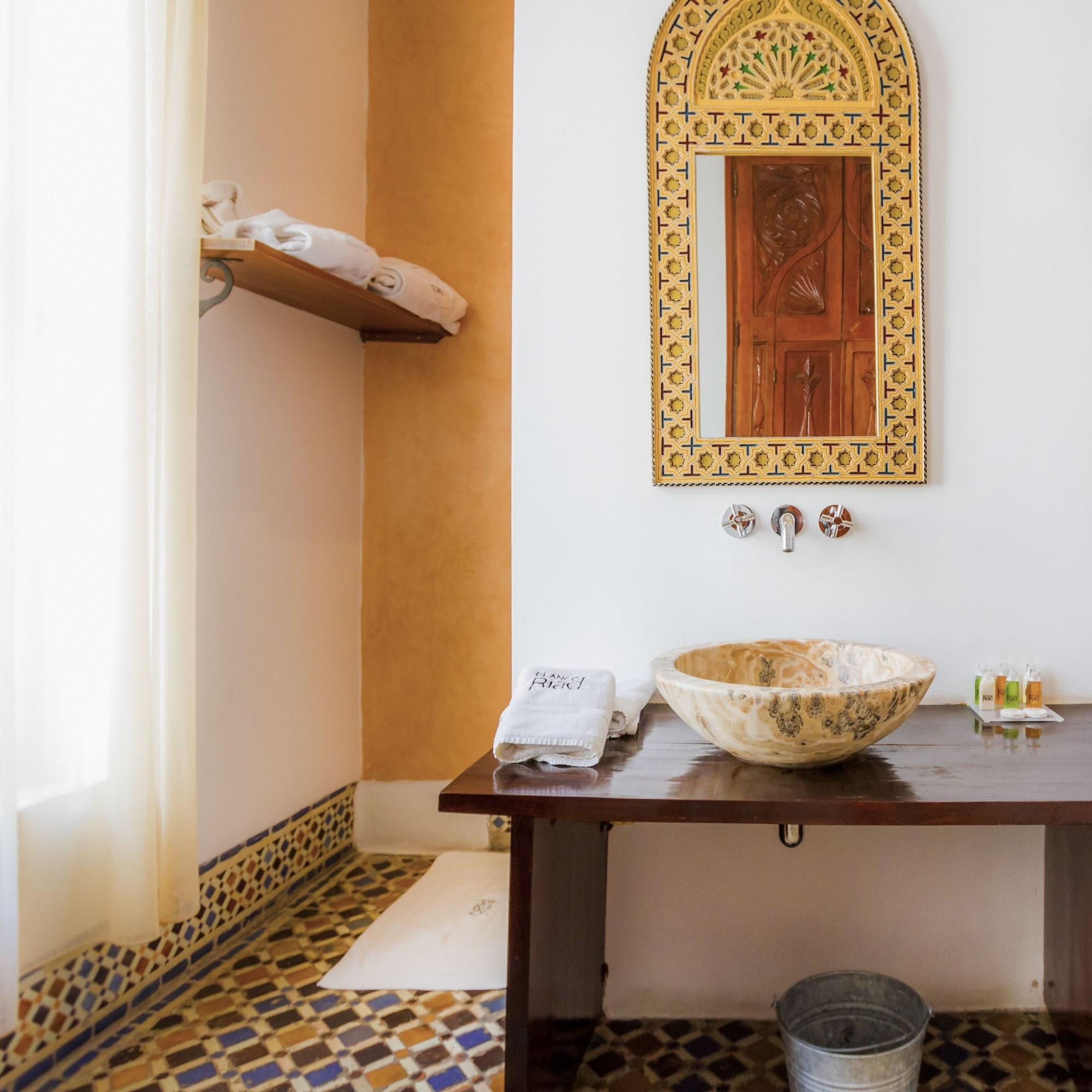 Equipamiento de Habitación Hotel Blanco Riad
