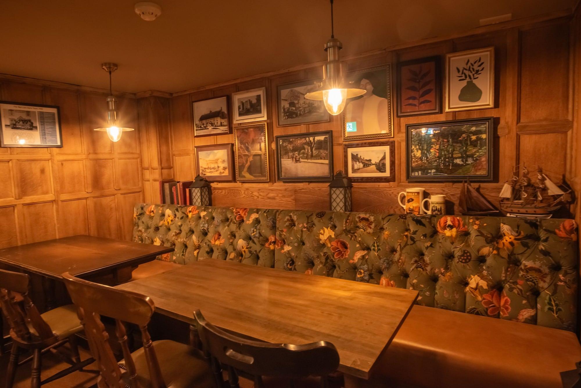 Bar/Salón The Red Lion