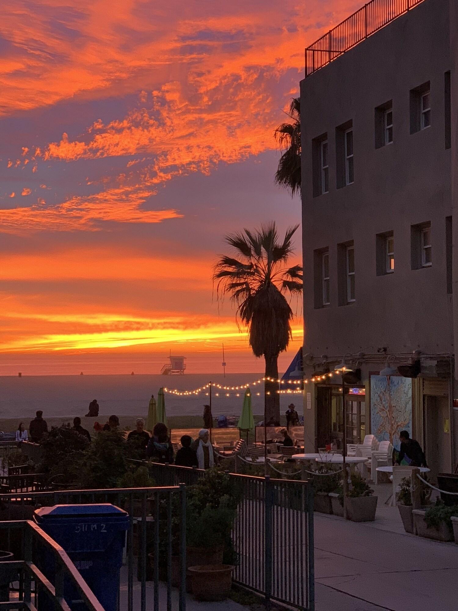 Vista Exterior Su Casa at Venice Beach