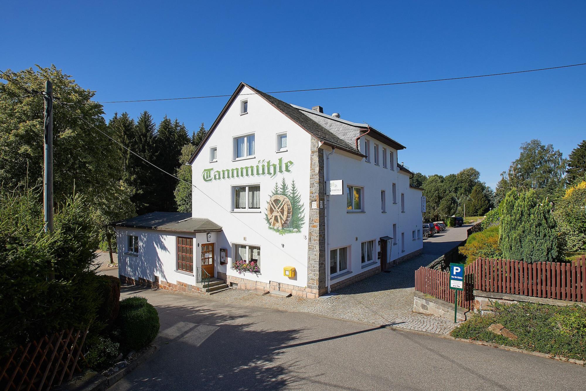 Vista Exterior Waldhotel Tannmuehle