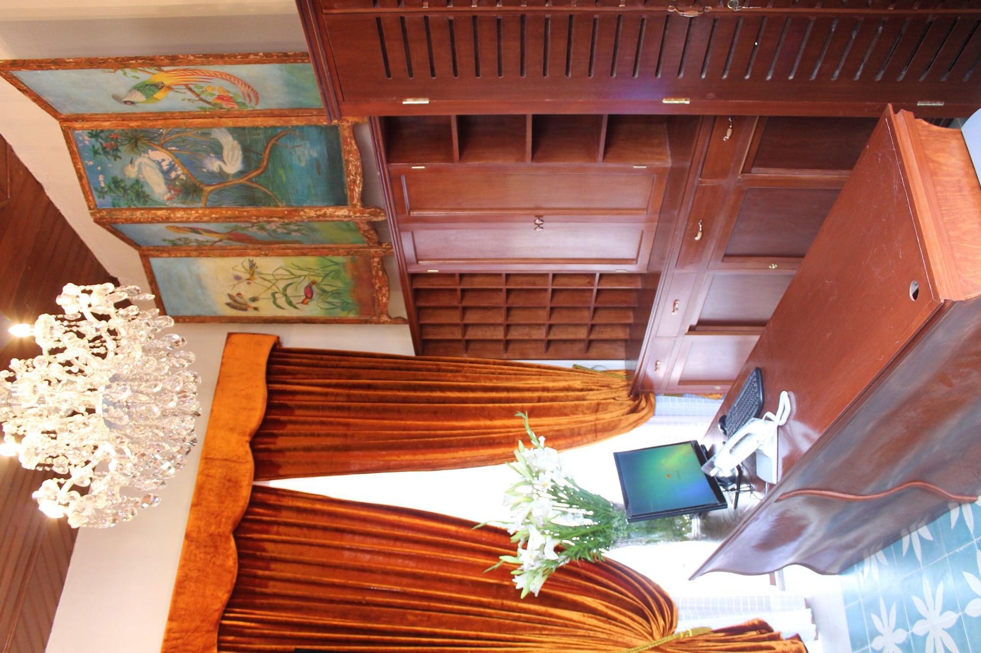 Vista Lobby Hotel La Casa del Marques de Comillas